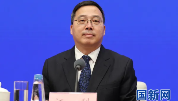 民法典明確多數(shù)業(yè)主同意即可，住建部：推動(dòng)老舊小區(qū)加裝電梯，探索“物業(yè)+養(yǎng)老”新模式(圖1)