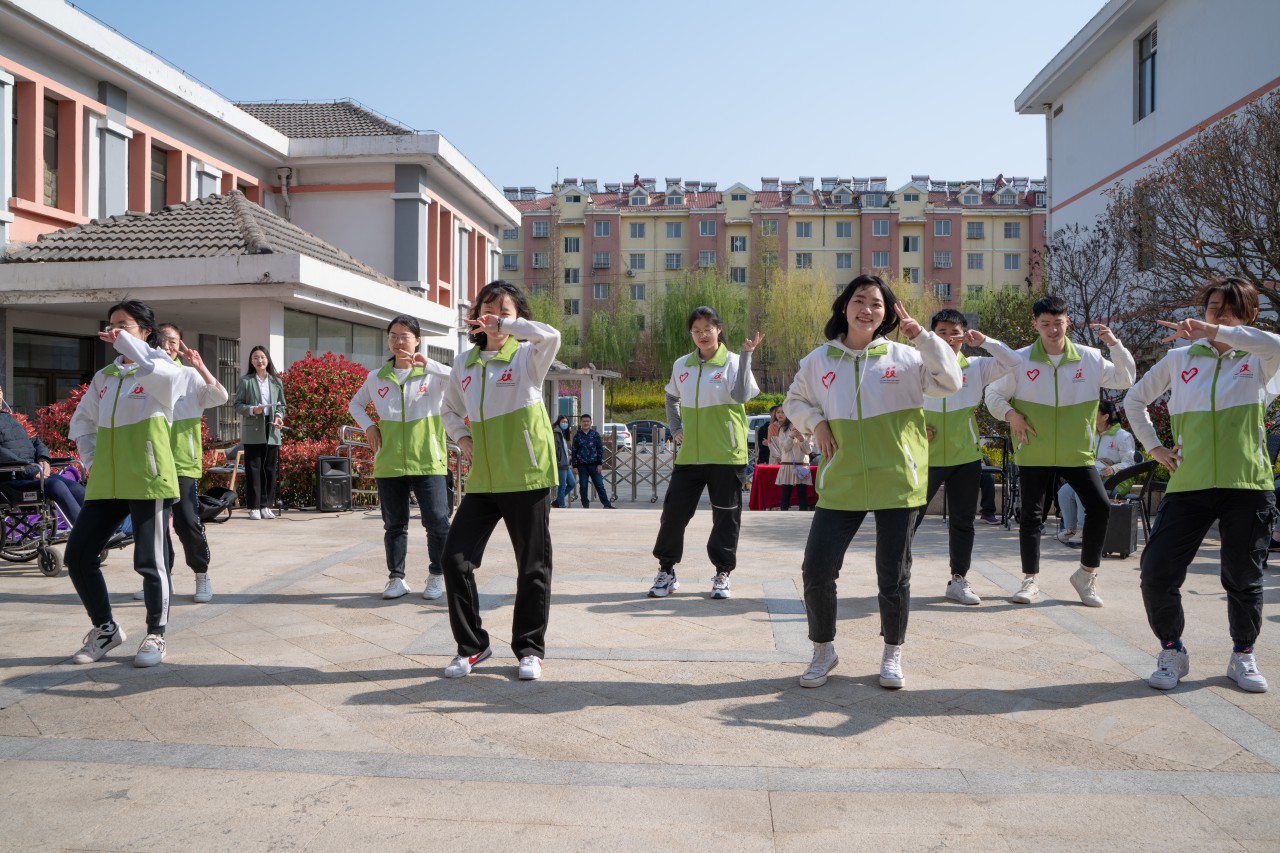暖春暖心,敬老同行——敬老院志愿匯演活動精彩上演(圖3) 暖春暖心,敬老同行——敬老院志愿匯演活動精彩上演(圖3)