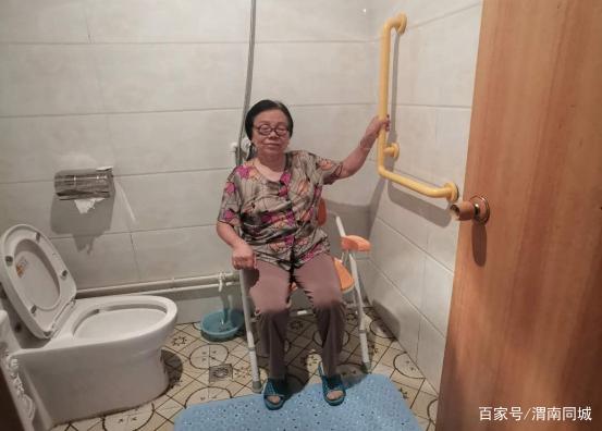 合陽(yáng)縣民政局:適老化改造暖民心(圖2) 合陽(yáng)縣民政局:適老化改造暖民心(圖2)